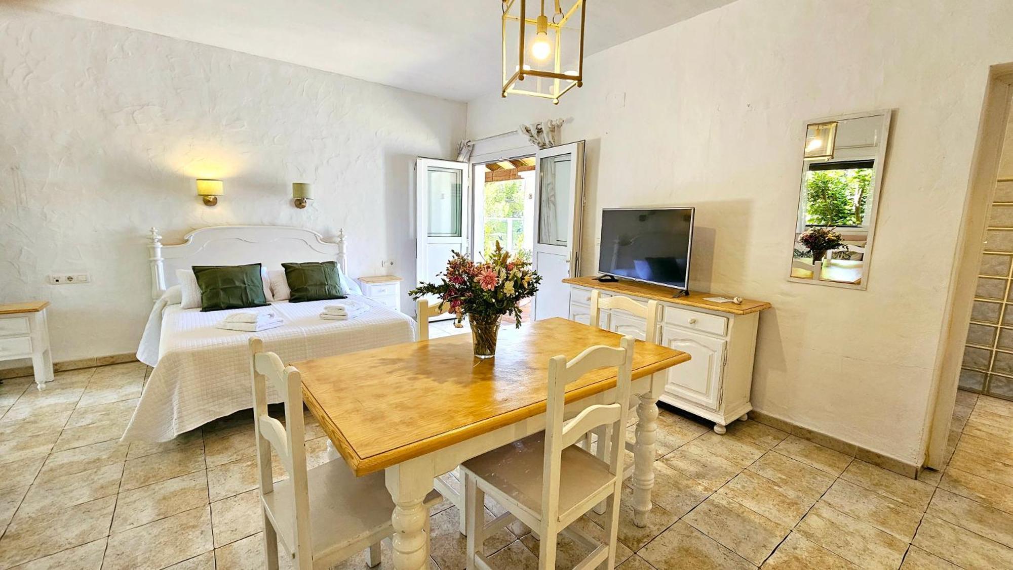 Hotel-Apart Cortijo Las Pinas Тарифа Экстерьер фото
